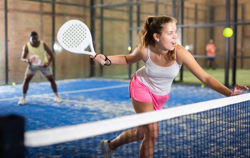 padel kruising tussen squash en tennis
