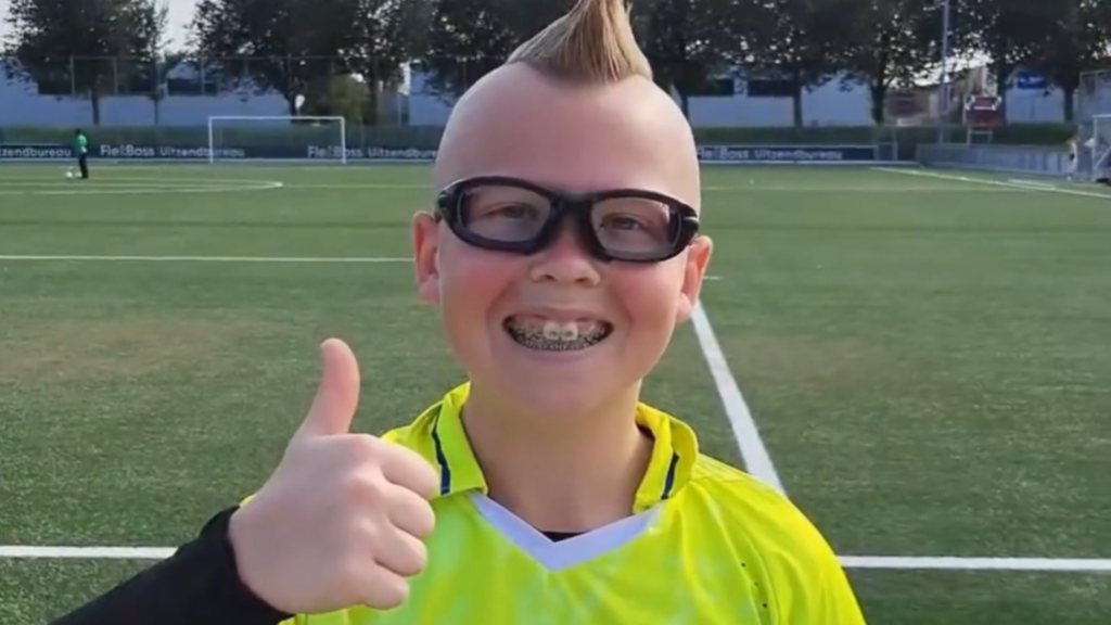 Darren Lovelock met Progear Voetbalberil op sterkte