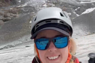 Esmee met Julbo bergsportbrl op sterkte