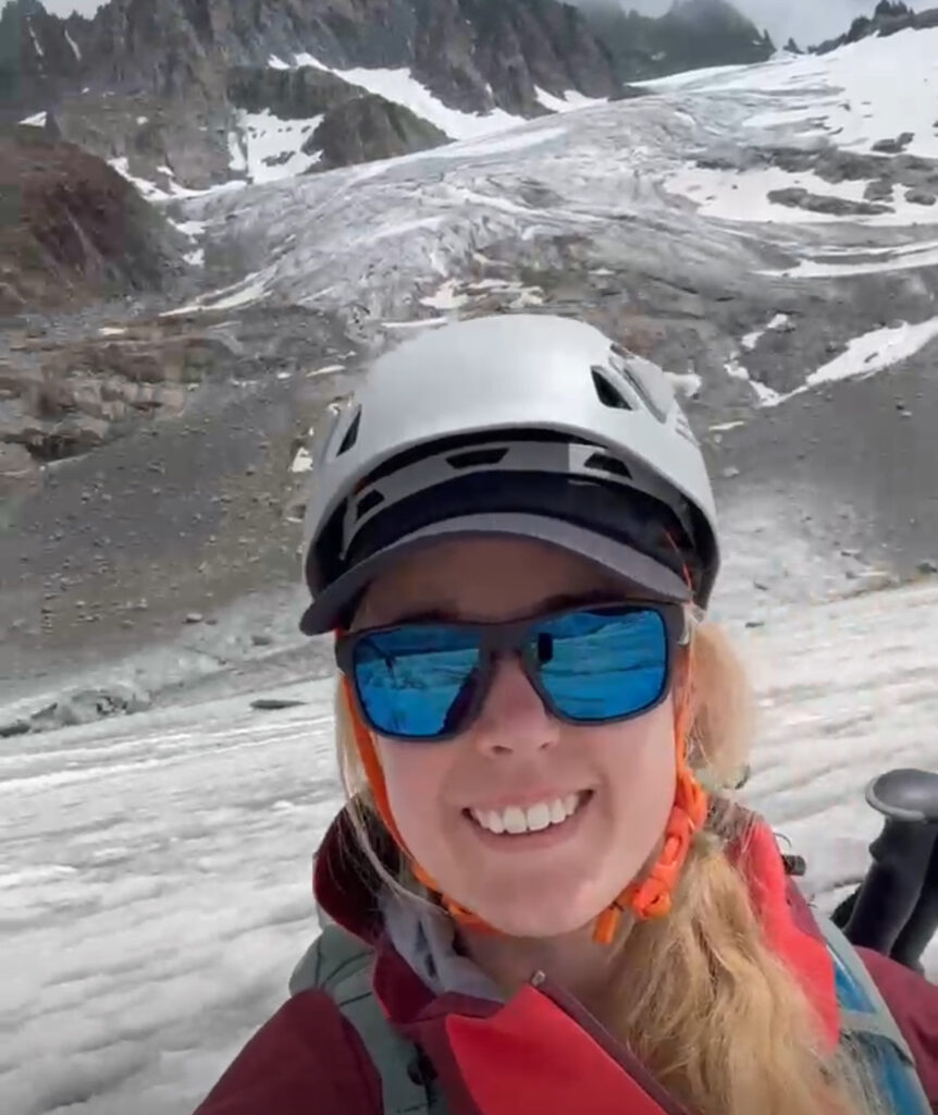 Esmee met Julbo bergsportbrl op sterkte